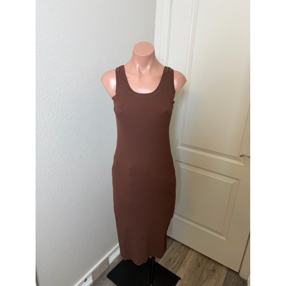The Drop Sleeveless Ribbed Midi Dress in Brown Sz M